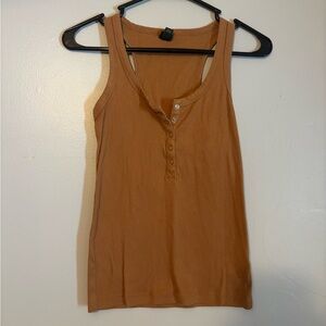 woman’s razor back tank top with buttons